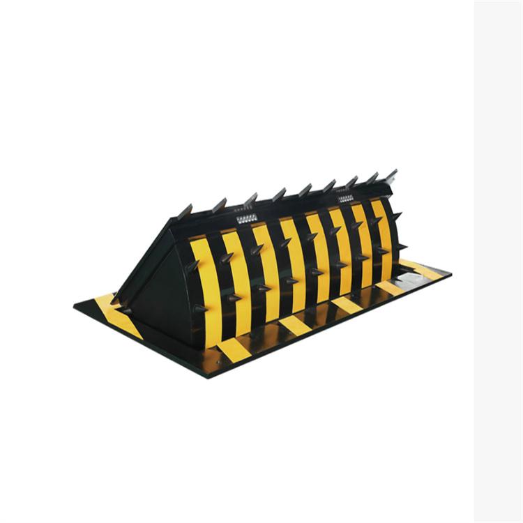 液壓路障機與破胎器 提升校園與道路安全的可靠解決方案